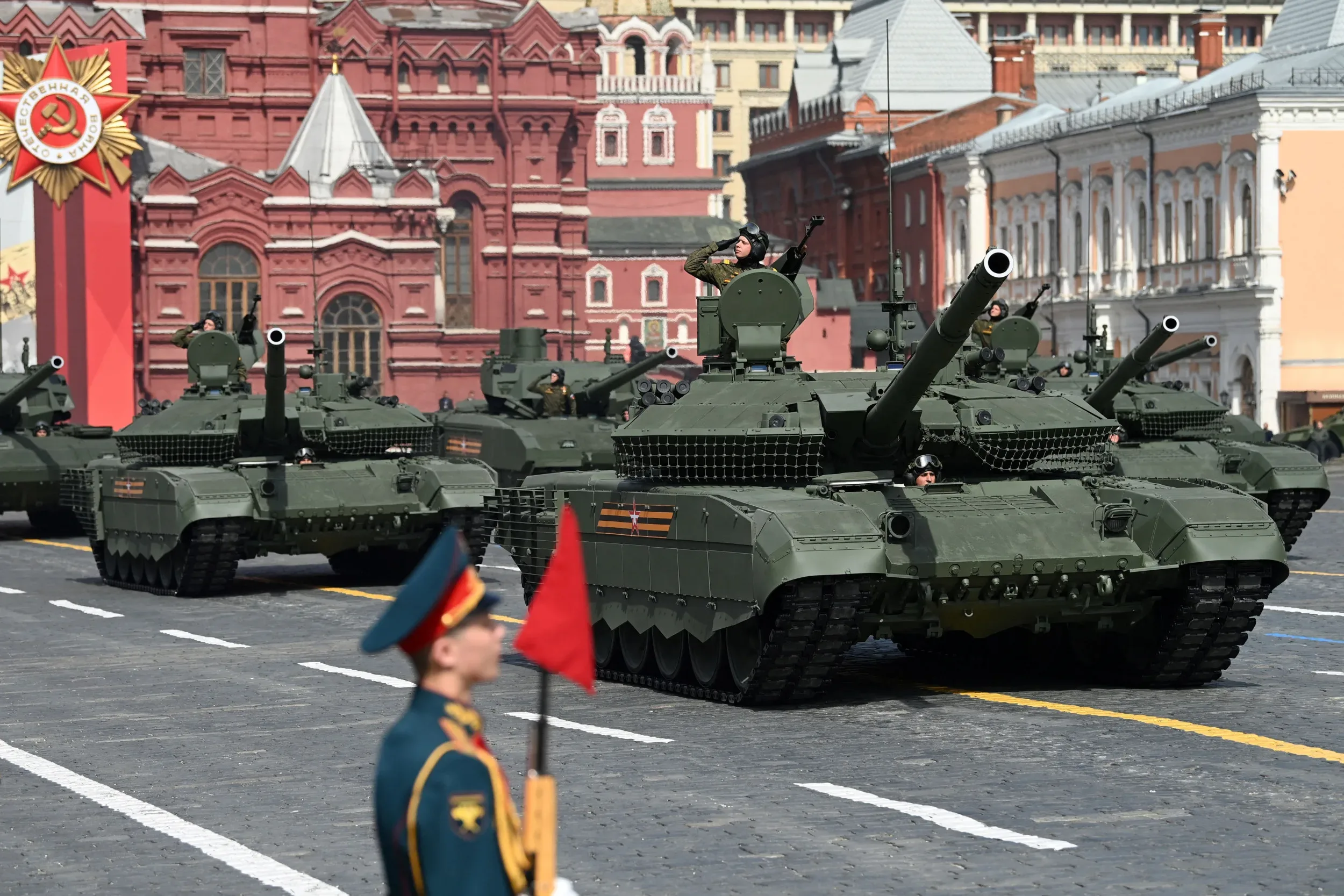 russian-t-90-armata-tanks-moscow